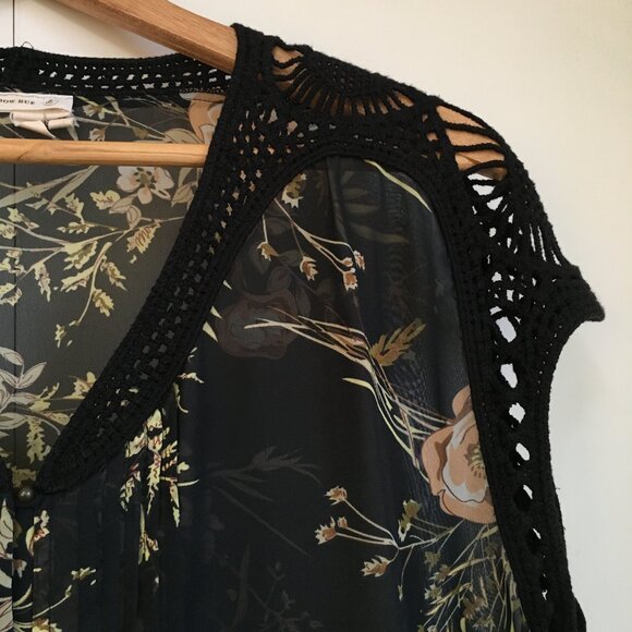 Anthropologie Meadow Rue Moody Black Floral Cotton Crochet Lace Pintuck Tank Top - Picture 4 of 16